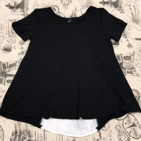 Bobeau French Terry Tie Back Top - Picture 3 of 6